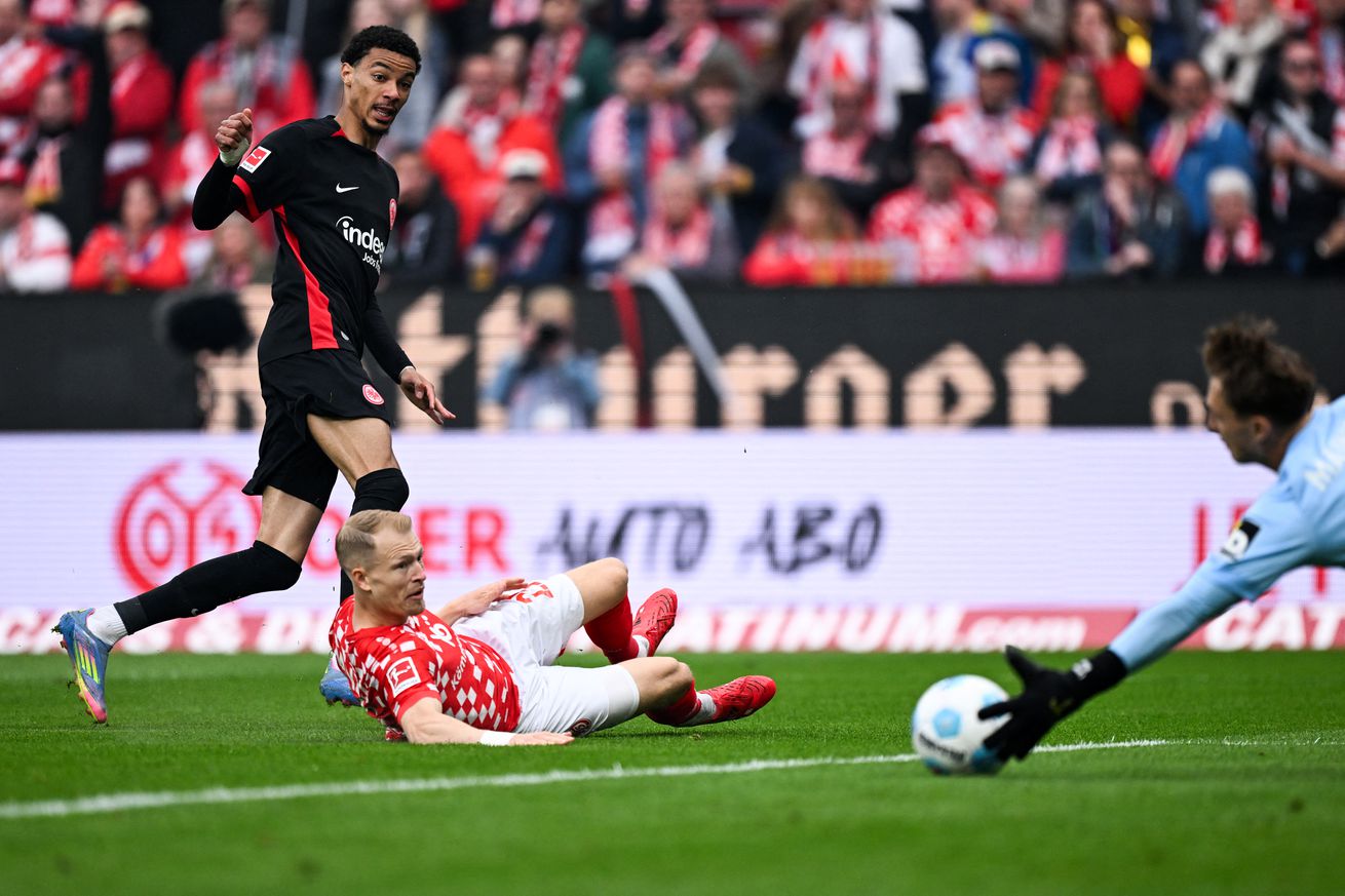 FBL-GER-BUNDESLIGA-MAINZ-FRANKFURT